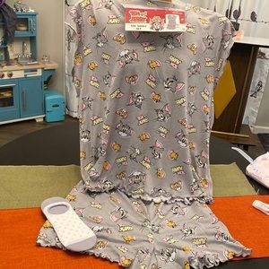 Size 3X.  3 piece Tom & Jerry Short Set